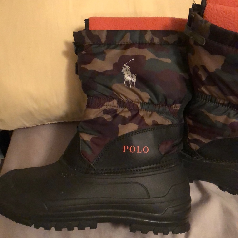 Brand new (never worn) youth size 6